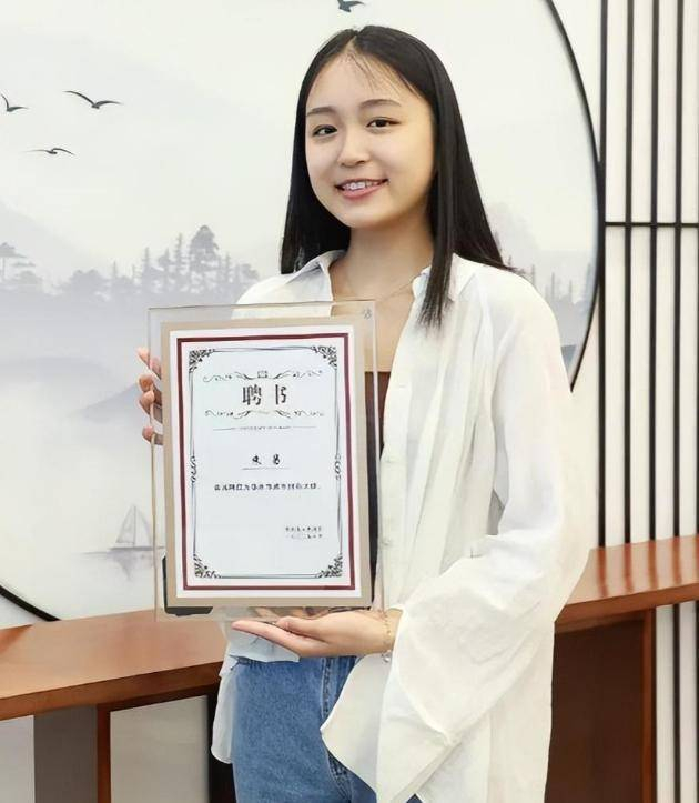 皇冠体育-退还美国国籍，放弃百万年薪坚定回国！全美冠军：我只为中国战！|朱易|冬奥会|花样滑冰|米兰冬奥会|运动员_新浪体育_新浪新闻