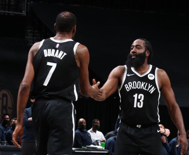 皇冠APP下载-联手哈登争冠在望？杜兰特悄悄掉入另一个漩涡