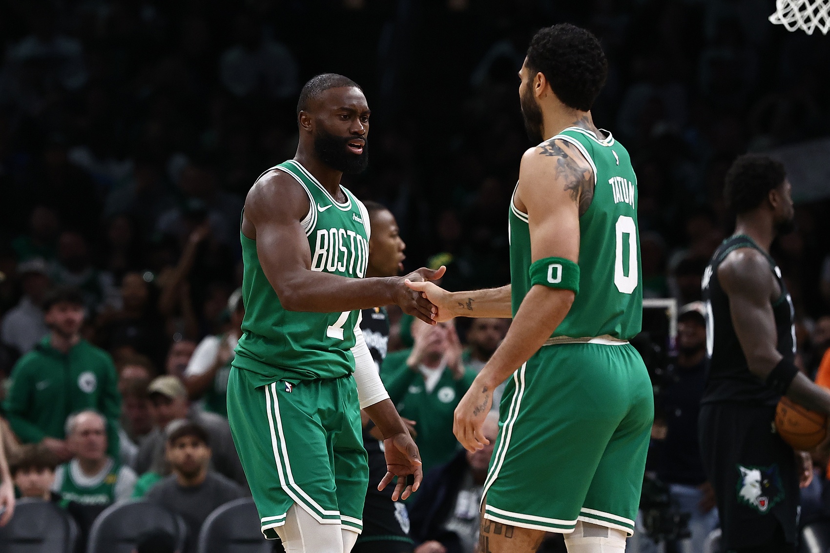 皇冠APP下载-相得益彰！布朗和塔图姆一起出战时场均28分 五次30+两次40+