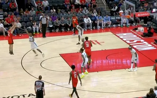 皇冠中国-谢泼德下半场开局连中两记三分已得16分，火箭领先27分